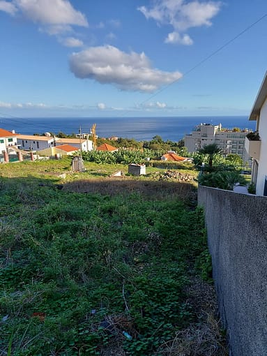 Lote de terreno na zona da Casa Branca, São Martinho, Funchal